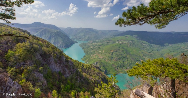 Perućac lake