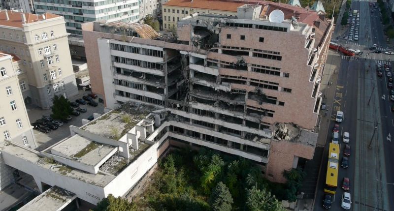 16 years later: Demolition of Generalštab has started