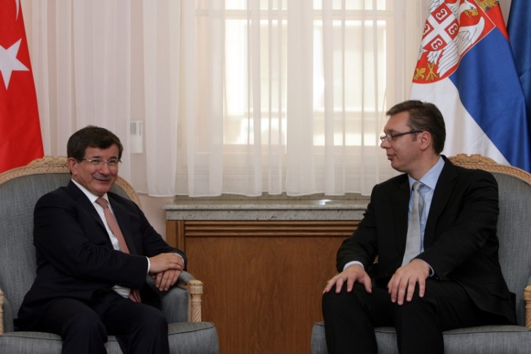 Vučić i Davutoglu prošetali Kalemegdanom