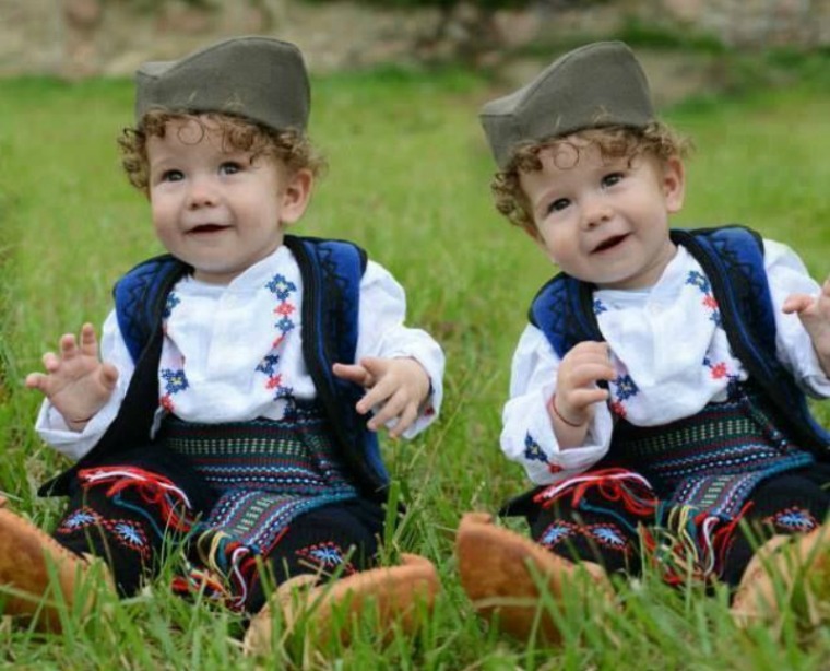 Serbian children in traditional costumes