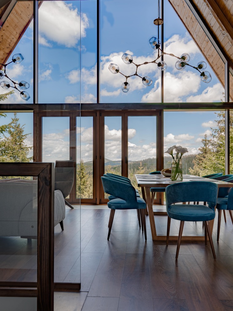 A view from the 10-meter-tall glass portal: take a peek of the Mt. Kopaonik scenery