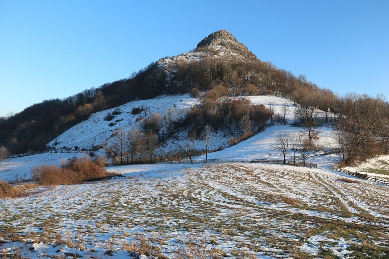 The Extinct Volcano of Ostrvica: Nature’s Geological Masterpiece