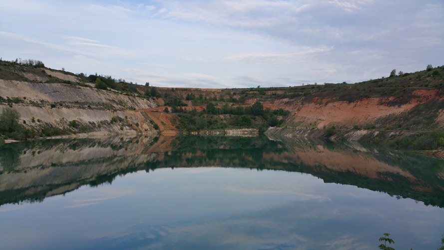 Bešenovačko Jezero: The Hidden Turquoise Gem of Fruška Gora