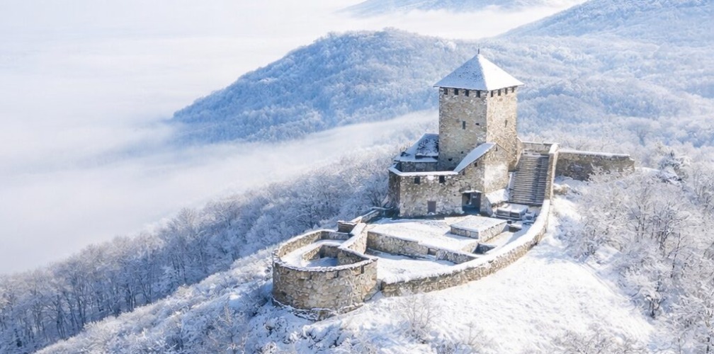 Vršac: Grad vina, brežuljaka i svetlosti u zimsko doba