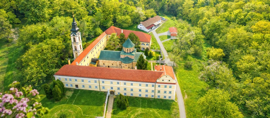 Fruškogorski manastiri u martu: Savršen prolećni beg