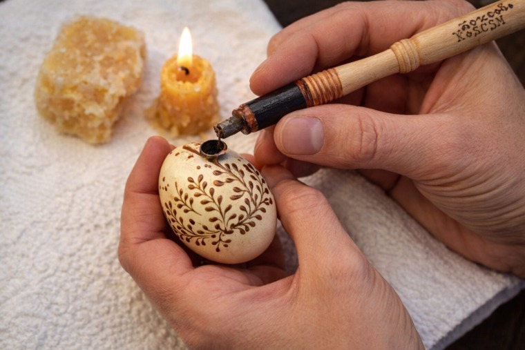 This Traditional Egg Decorating Technique in Serbia Feels Like Art