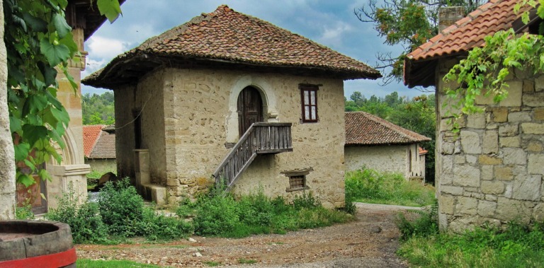 Rajac: Gde se tradicija, priroda i vino susreću